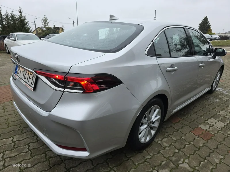 Toyota Corolla E210 27