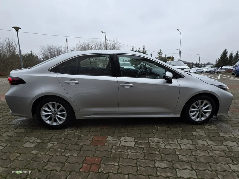 Toyota Corolla E210 28