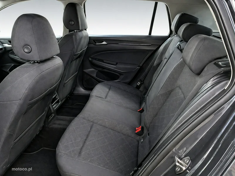 Volkswagen Golf VIII 6