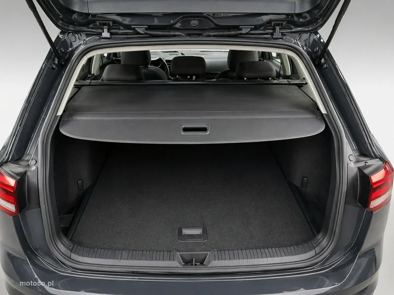 Volkswagen Golf VIII 10