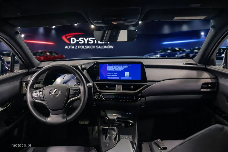 Lexus UX 14