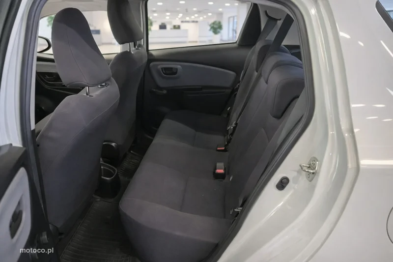 Toyota Yaris XP210 4