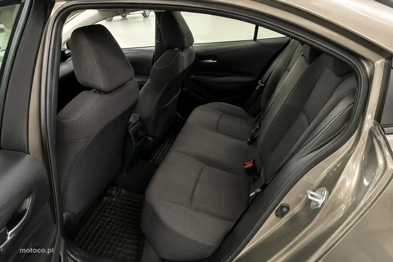 Toyota Corolla E210 14