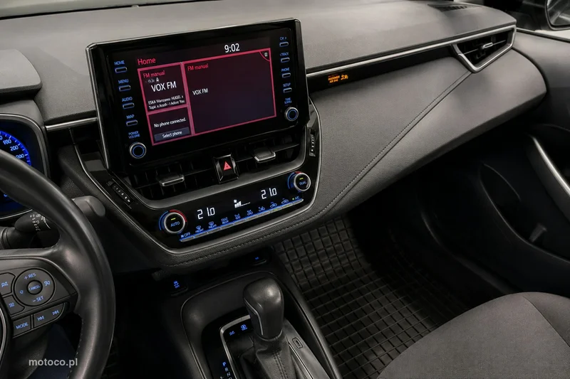 Toyota Corolla E210 10