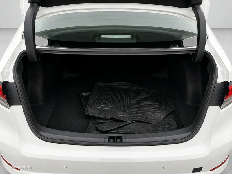 Toyota Corolla E210 11
