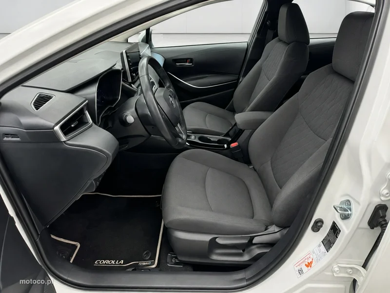 Toyota Corolla E210 6