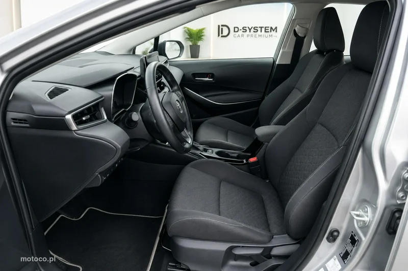 Toyota Corolla E210 6