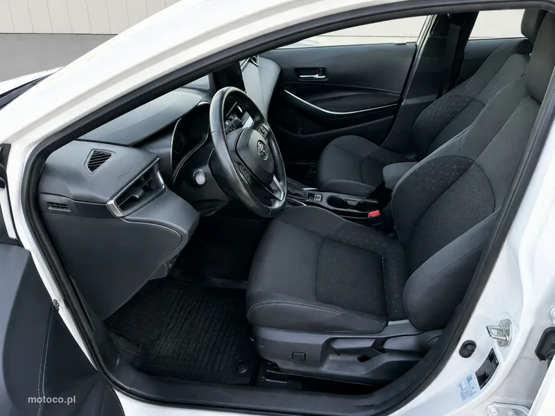 Toyota Corolla E210 24