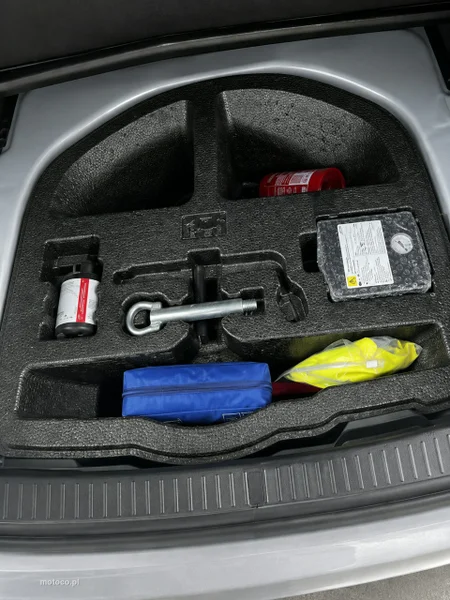Toyota Corolla E210 13