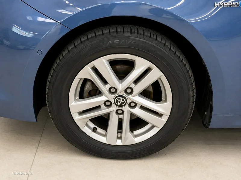 Toyota Corolla E210 9