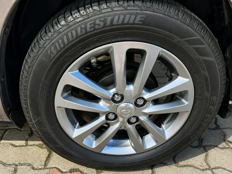 Toyota Yaris XP130 14