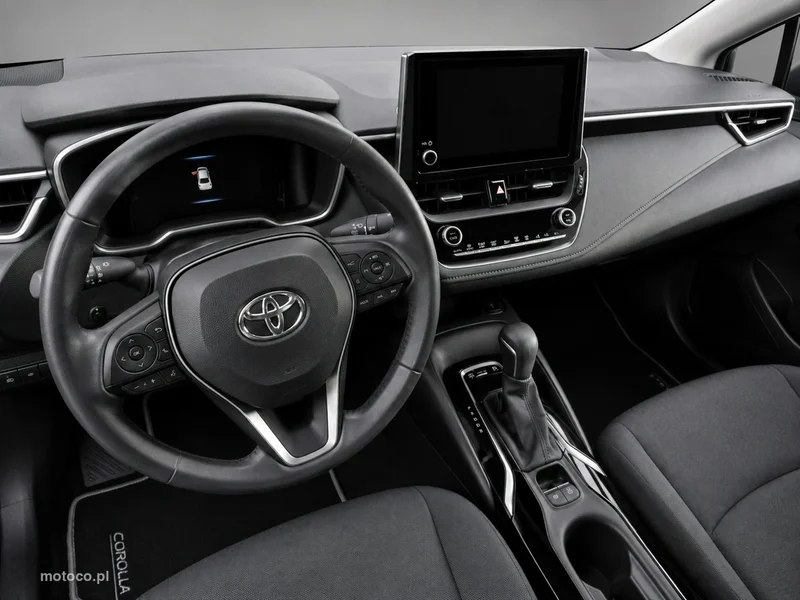 Toyota Corolla E210 21