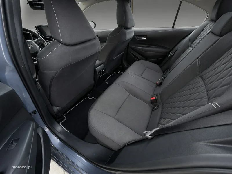 Toyota Corolla E210 19