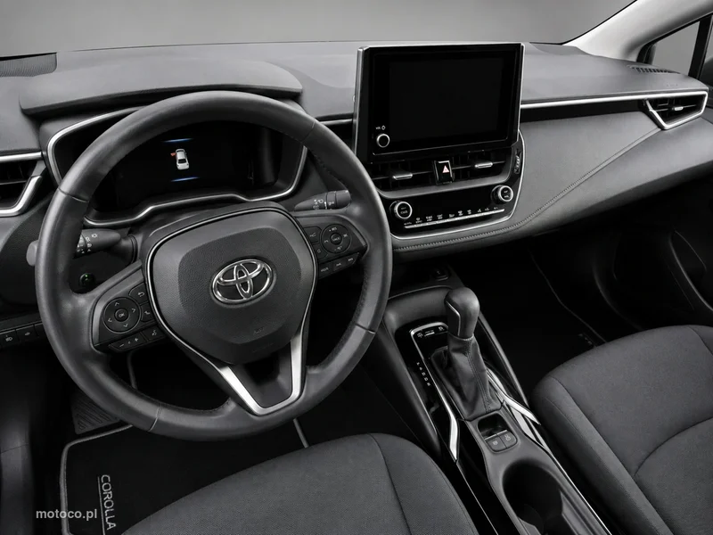 Toyota Corolla E210 21