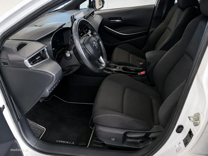 Toyota Corolla E210 9