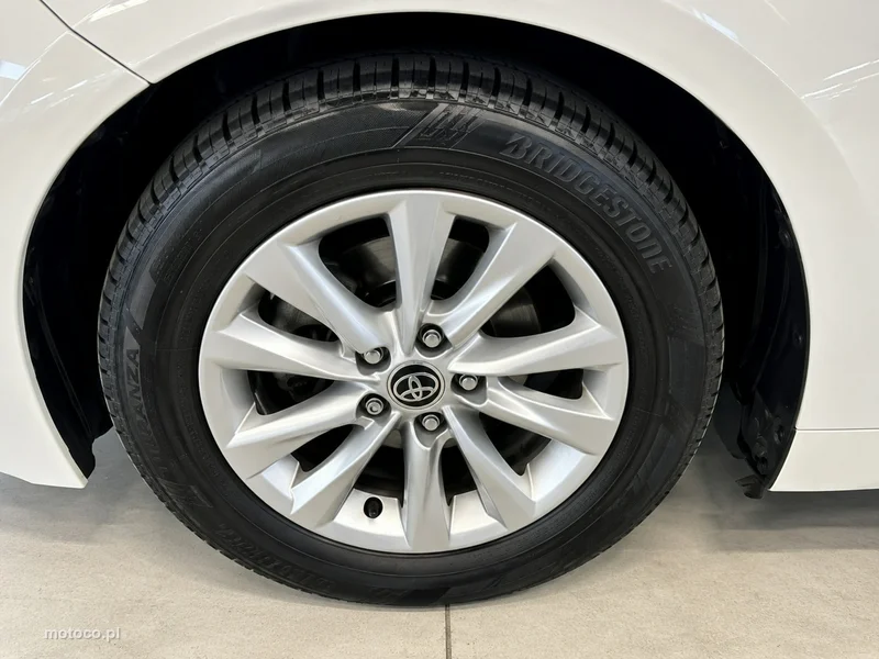 Toyota Corolla E210 13