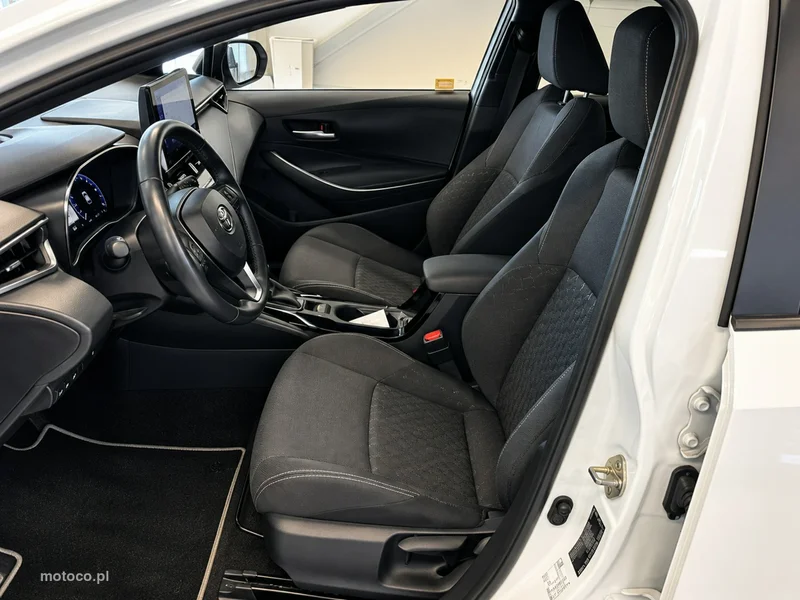 Toyota Corolla E210 6
