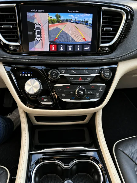 Chrysler Pacifica 13