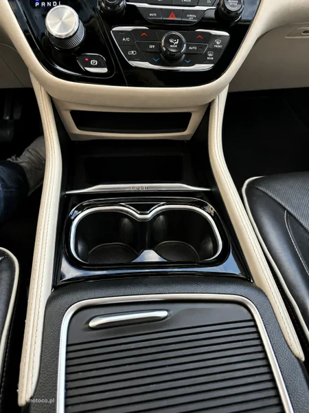 Chrysler Pacifica 14