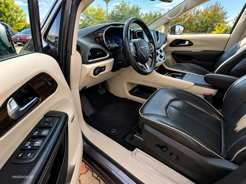 Chrysler Pacifica 29
