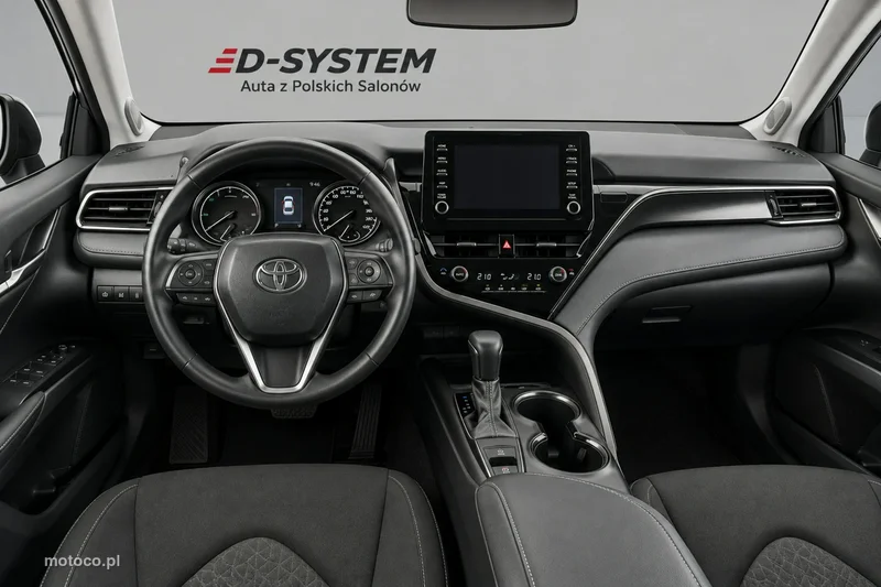 Toyota Camry XV70 6