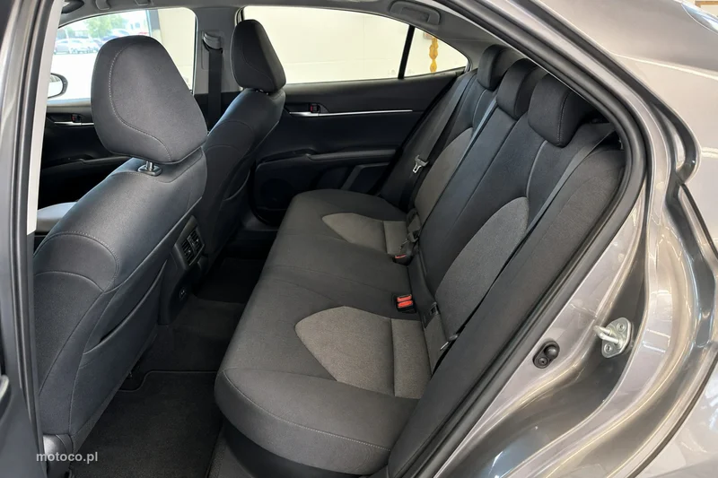 Toyota Camry XV70 8
