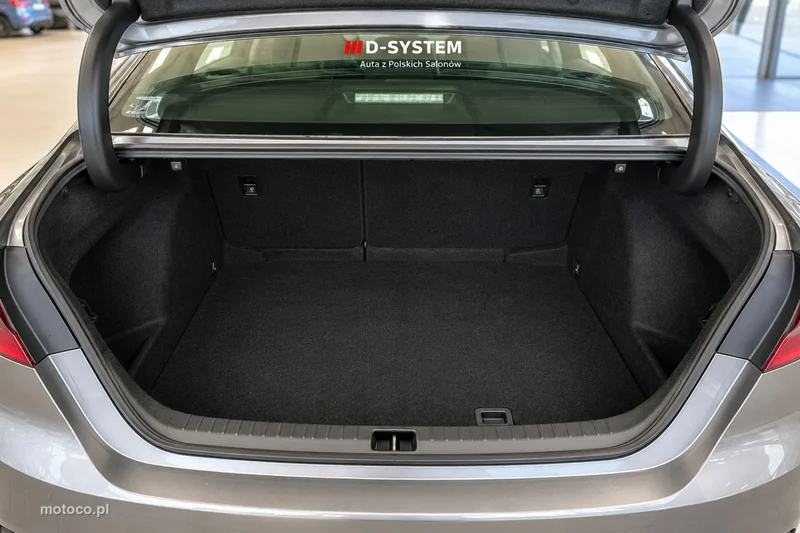 Toyota Camry XV70 9