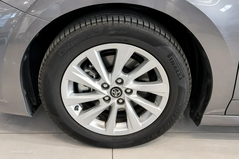 Toyota Camry XV70 10