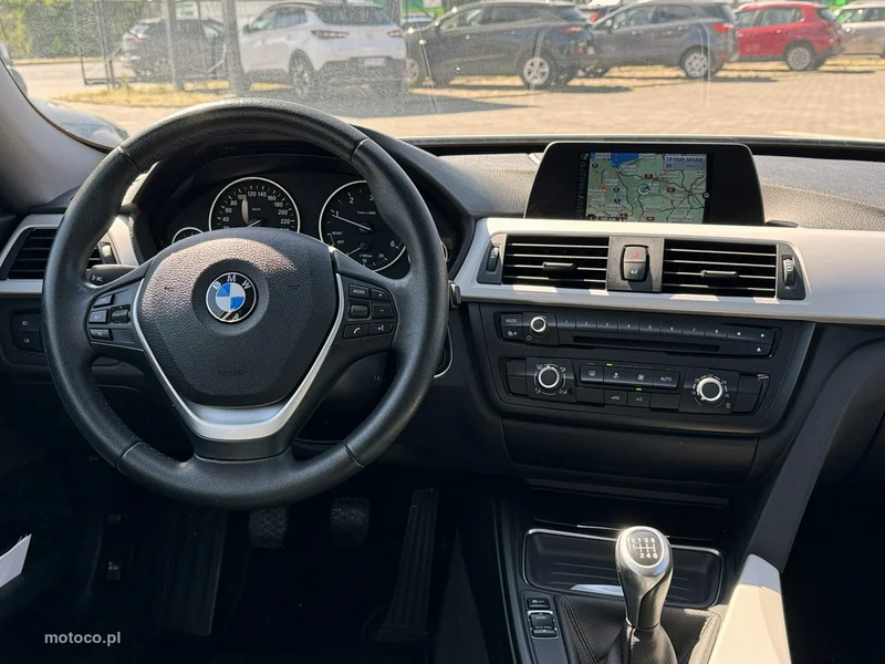 BMW Seria 3 F30 3GT 27