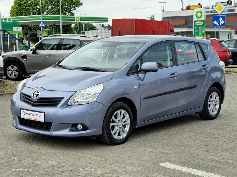 Toyota Verso 3