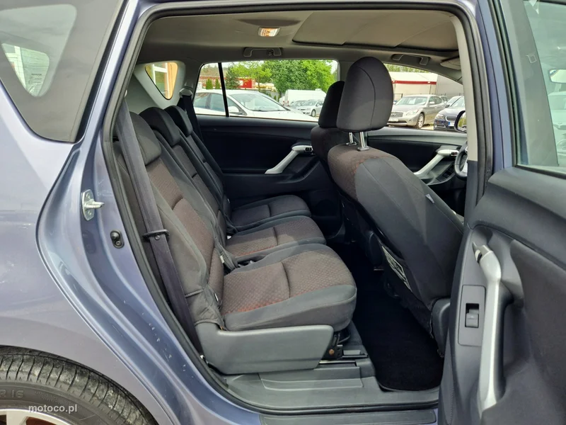 Toyota Verso 21