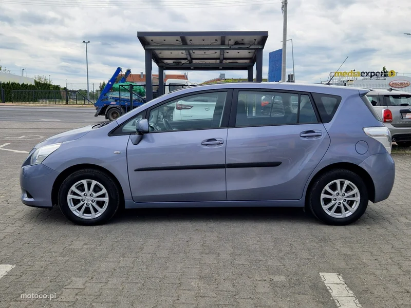 Toyota Verso 4