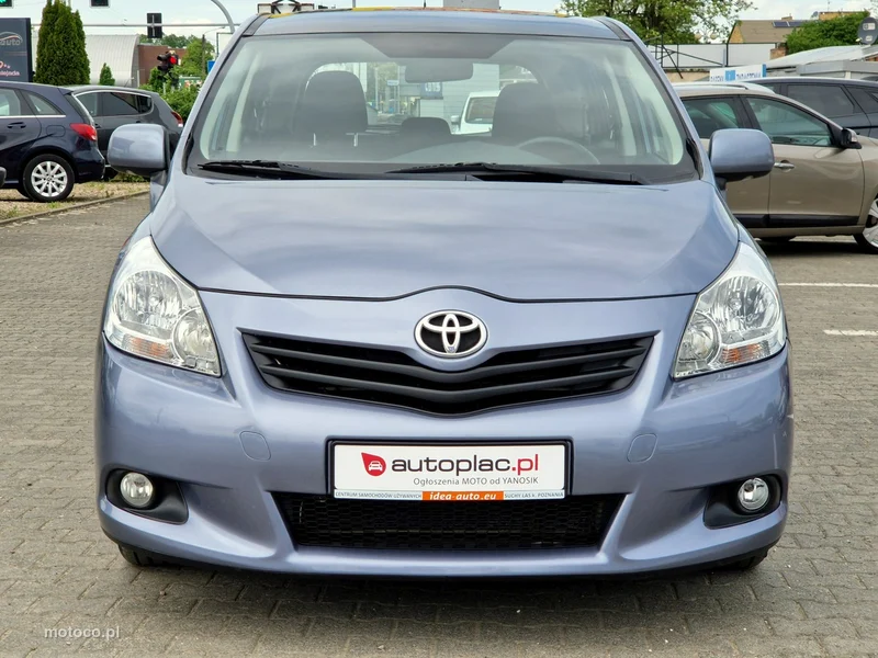 Toyota Verso 10