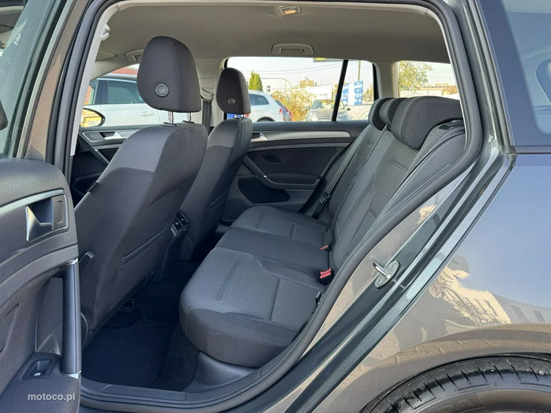 Volkswagen Golf VII 21