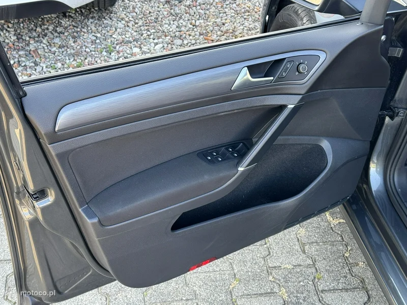 Volkswagen Golf VII 23