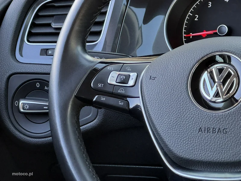 Volkswagen Golf VII 27