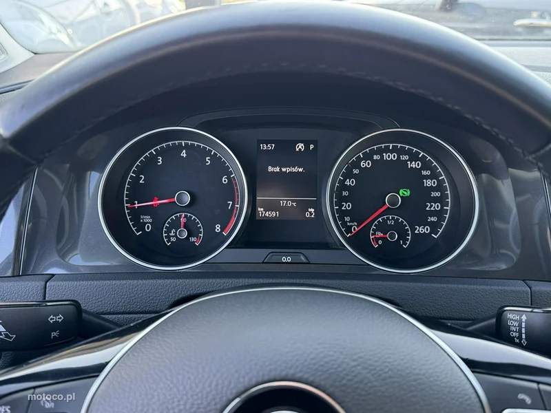 Volkswagen Golf VII 28