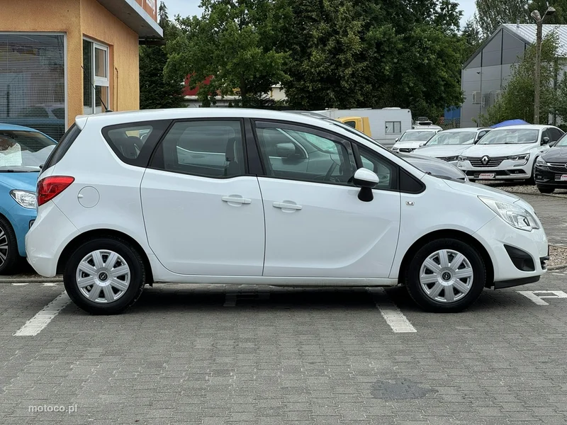 Opel Meriva B 11