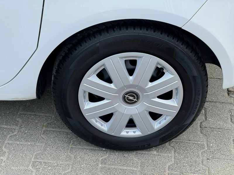 Opel Meriva B 15
