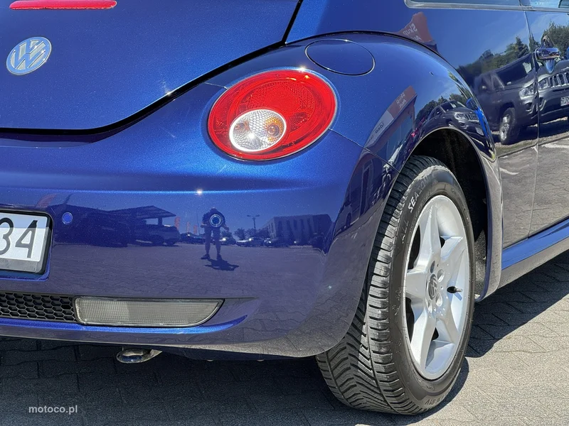 Volkswagen New Beetle 8