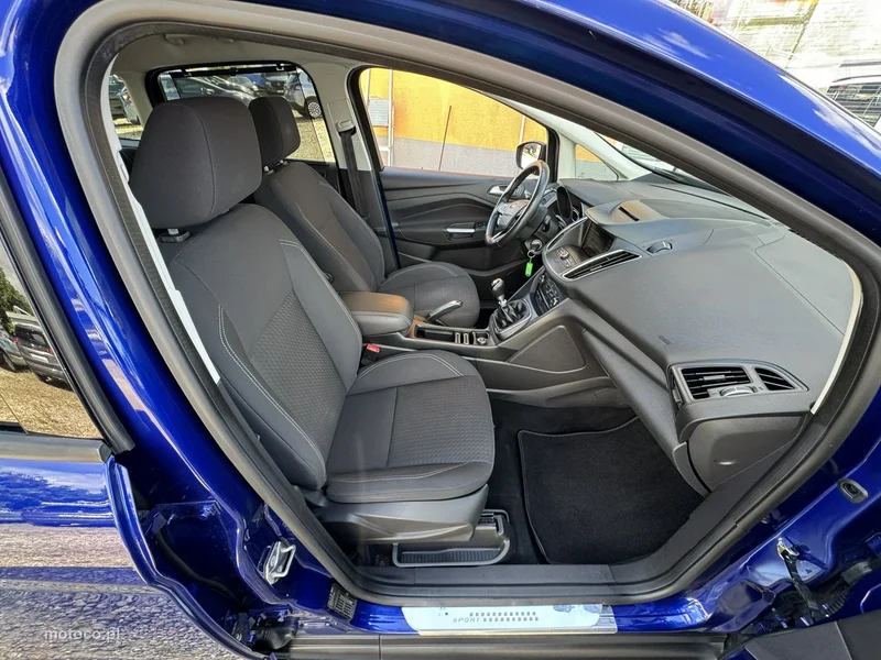Ford C-Max II 26