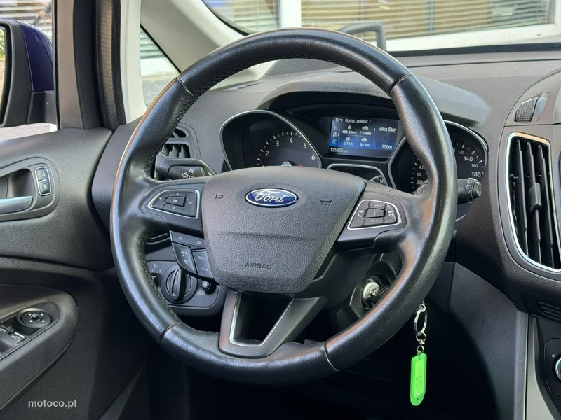 Ford C-Max II 28