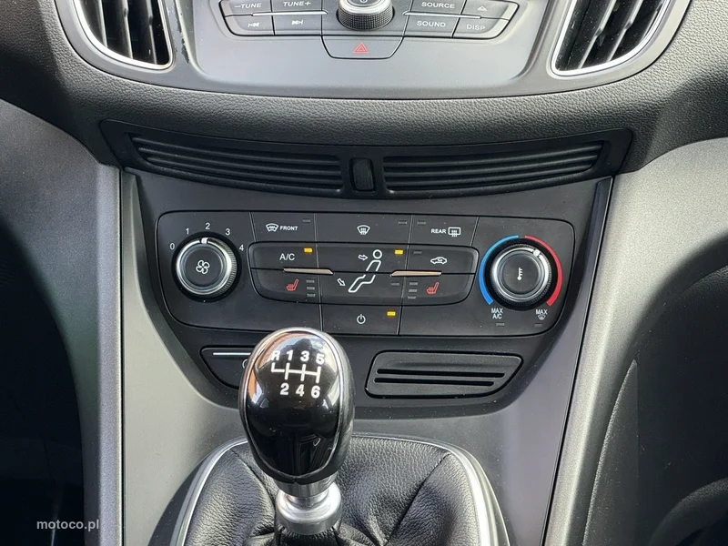 Ford C-Max II 32