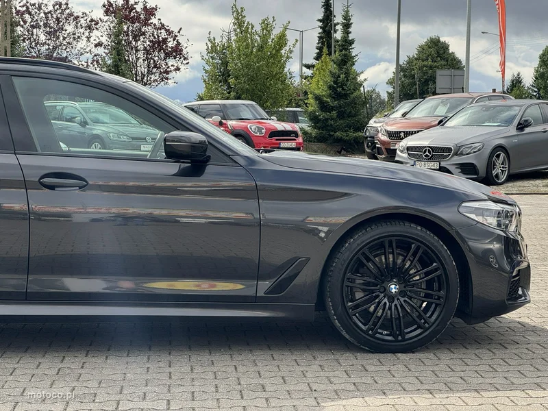 BMW Seria 5 G30 520 13