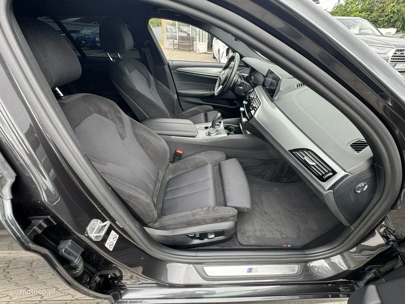 BMW Seria 5 G30 520 26