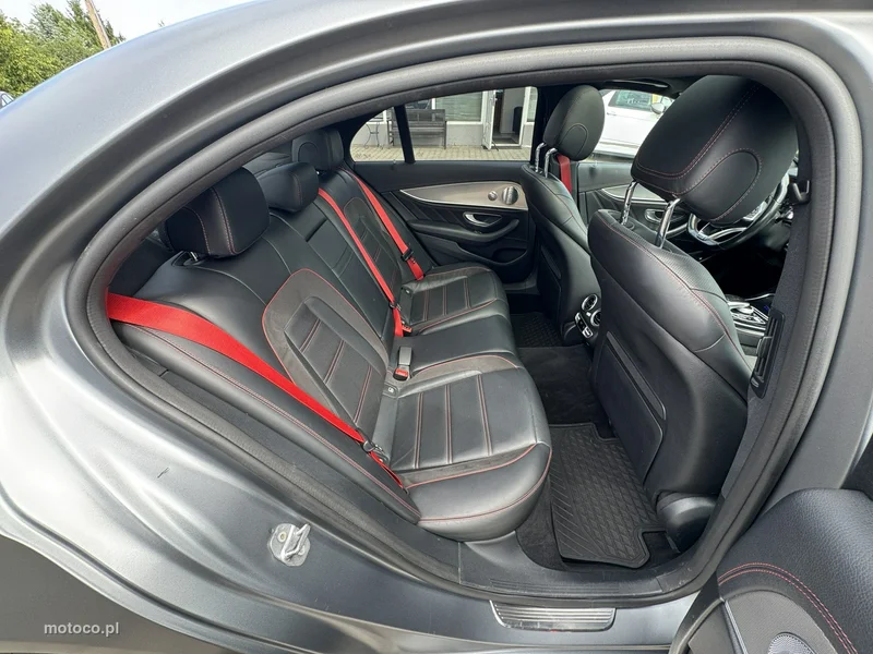 Mercedes-Benz Klasa E W213 E 43 AMG 30