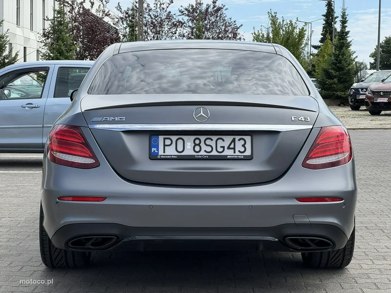 Mercedes-Benz Klasa E W213 E 43 AMG 9