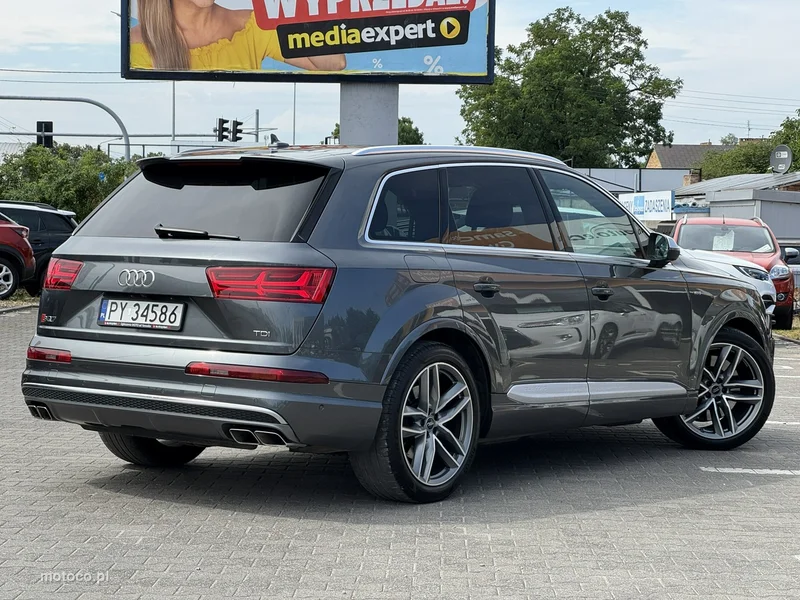 Audi SQ7 12
