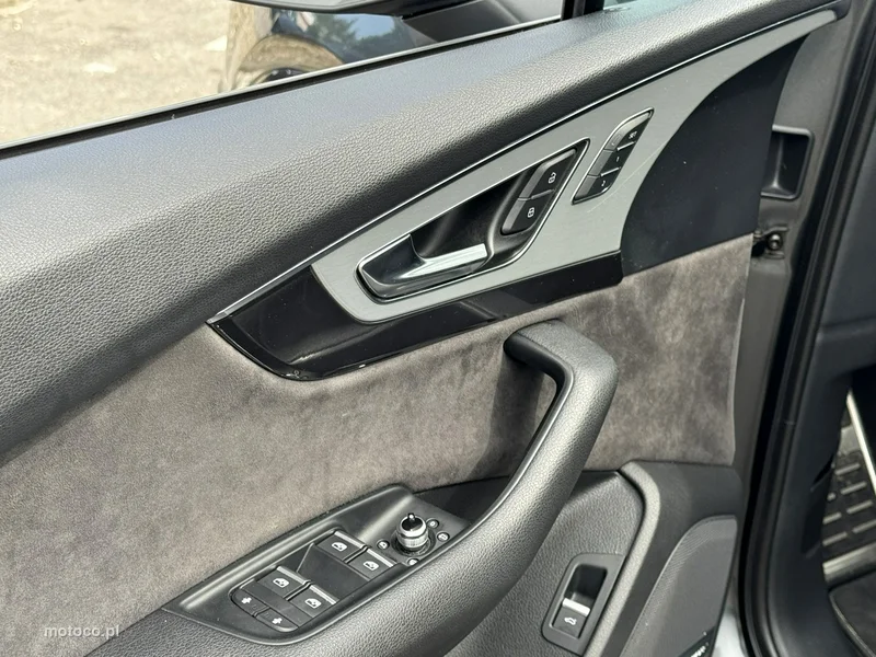 Audi SQ7 24