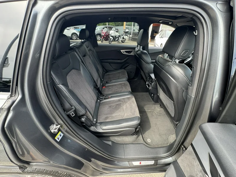 Audi SQ7 30